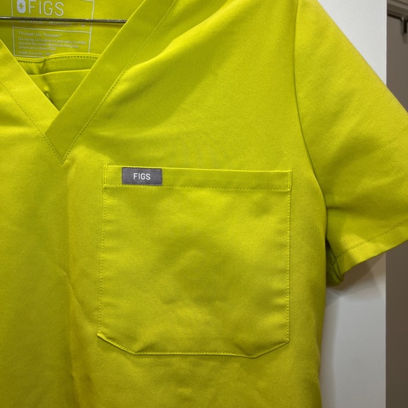 Figs Citrine Scrub Top - SMALL - Picture 1 of 6
